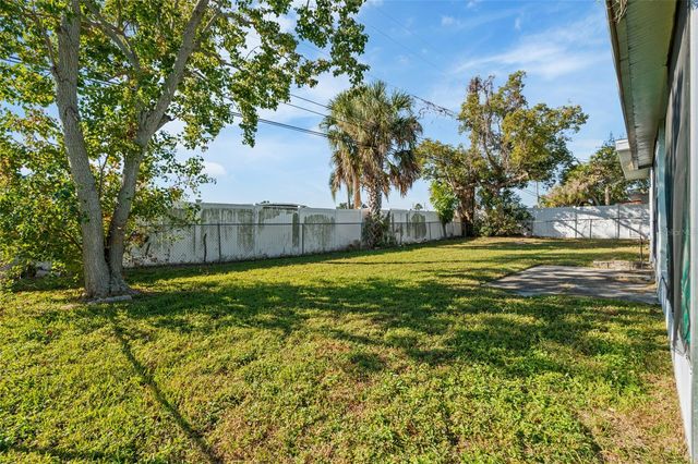 10570 127TH AVENUE, Largo, FL 33773