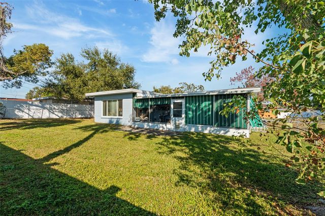 10570 127TH AVENUE, Largo, FL 33773