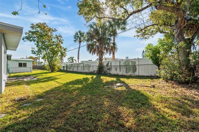 10570 127TH AVENUE, Largo, FL 33773