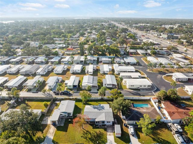 10570 127TH AVENUE, Largo, FL 33773