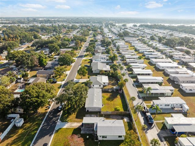 10570 127TH AVENUE, Largo, FL 33773