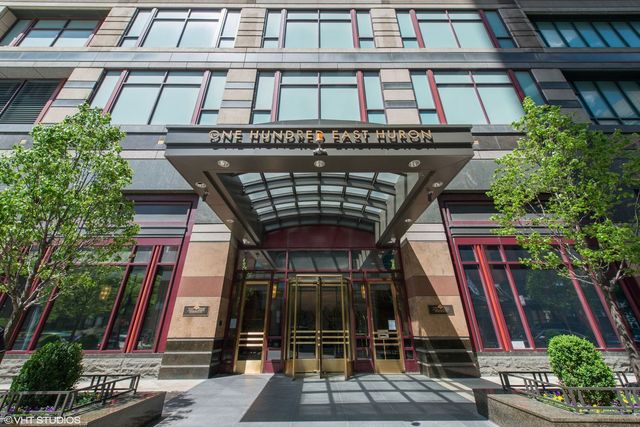 100 E Huron Street 3901, Chicago, IL 60611