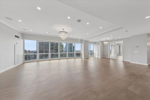 100 E Huron Street 3901, Chicago, IL 60611