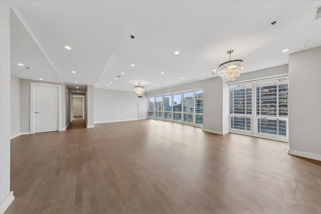 100 E Huron Street 3901, Chicago, IL 60611