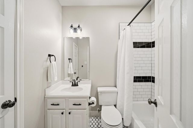 8507 Forest Lane, Sugar Land, TX 77479