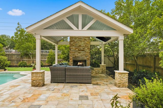 8507 Forest Lane, Sugar Land, TX 77479