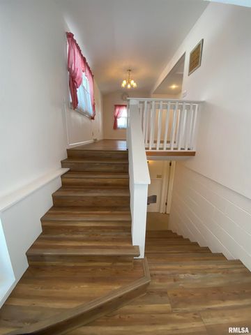 712 E BIRCH Street, New Berlin, IL 62670