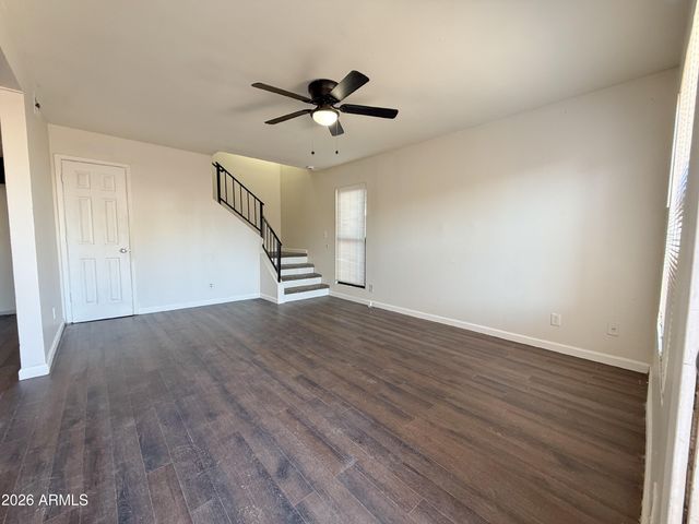 5220 W LYNWOOD Street, Phoenix, AZ 85043