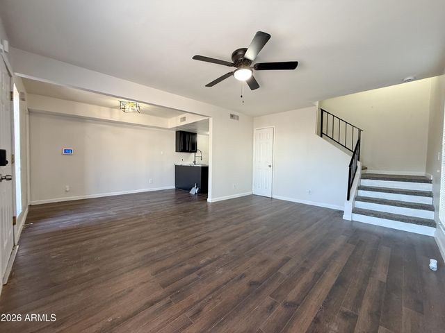 5220 W LYNWOOD Street, Phoenix, AZ 85043