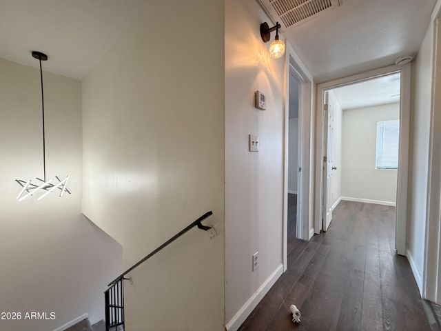 5220 W LYNWOOD Street, Phoenix, AZ 85043