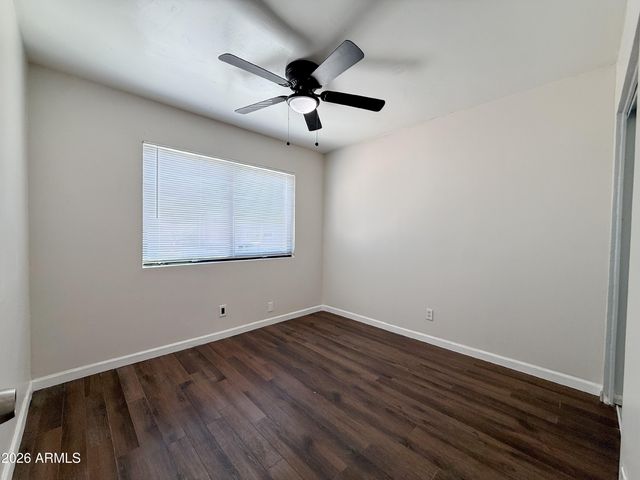 5220 W LYNWOOD Street, Phoenix, AZ 85043