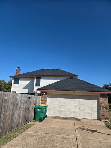 1203 White Drive, Cedar Hill, TX 75104