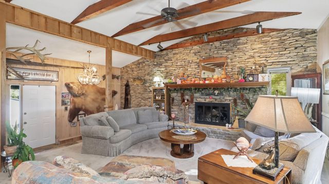 136 Looney Lane, Pontiac, MO 65729