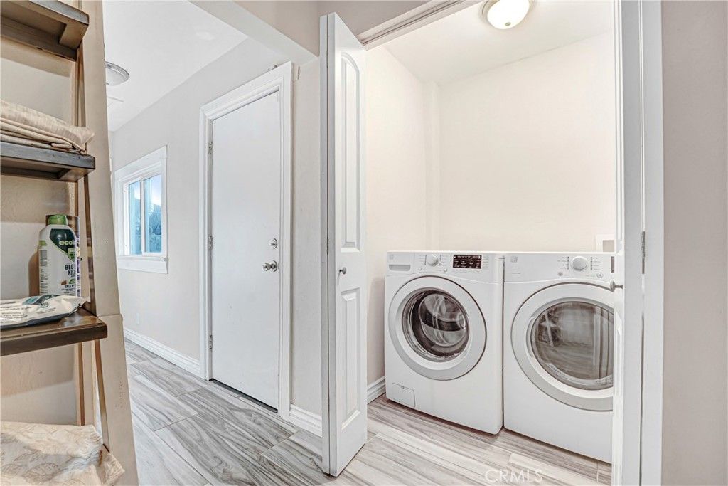 Image 16 of property listing at 1782 1782 w 36th pl, Los Angeles, CA 90018