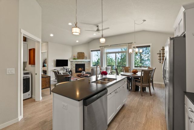 5718 N Vista Park Dr, Spokane, WA 99217