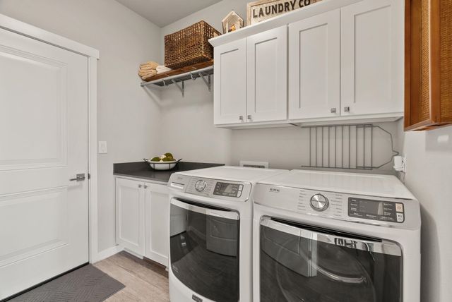 5718 N Vista Park Dr, Spokane, WA 99217