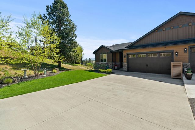 5718 N Vista Park Dr, Spokane, WA 99217