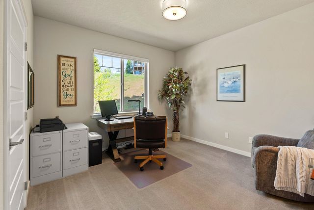 5718 N Vista Park Dr, Spokane, WA 99217