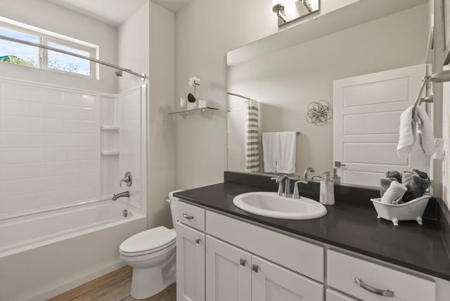 5718 N Vista Park Dr, Spokane, WA 99217