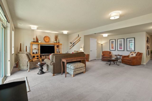 5718 N Vista Park Dr, Spokane, WA 99217