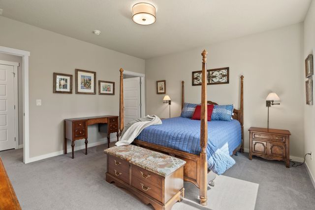 5718 N Vista Park Dr, Spokane, WA 99217