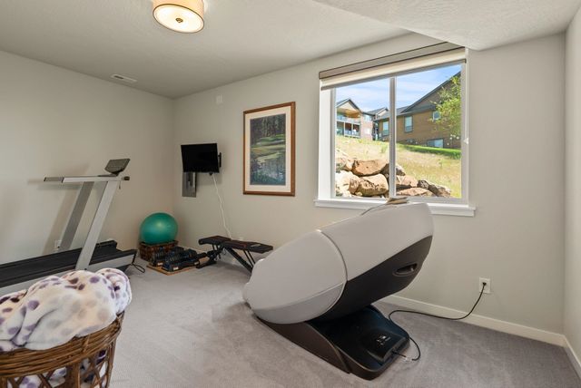 5718 N Vista Park Dr, Spokane, WA 99217