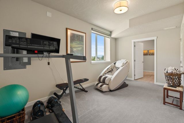 5718 N Vista Park Dr, Spokane, WA 99217