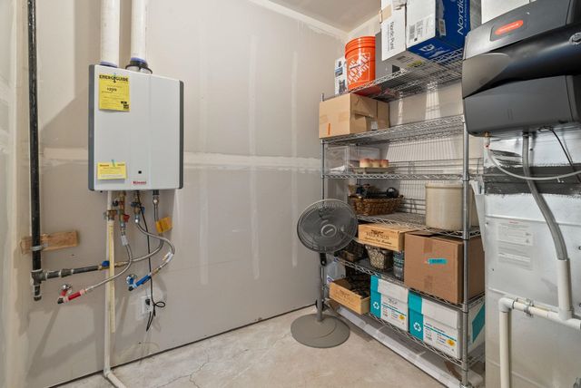 5718 N Vista Park Dr, Spokane, WA 99217