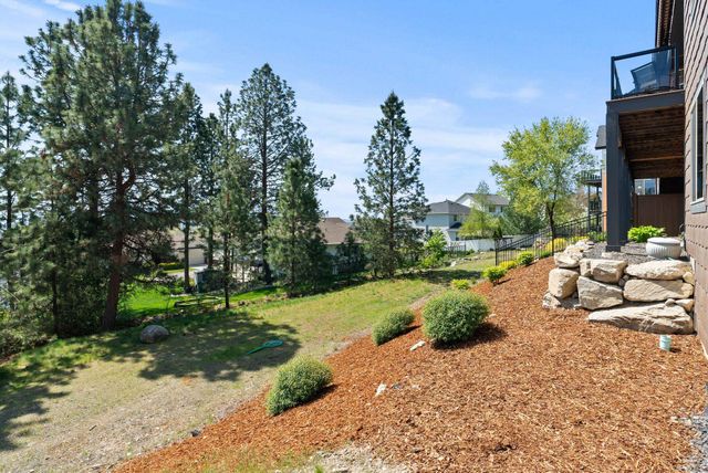 5718 N Vista Park Dr, Spokane, WA 99217
