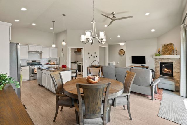 5718 N Vista Park Dr, Spokane, WA 99217