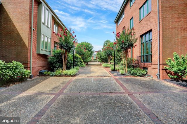 211 BOLTON PL, Baltimore, MD 21217