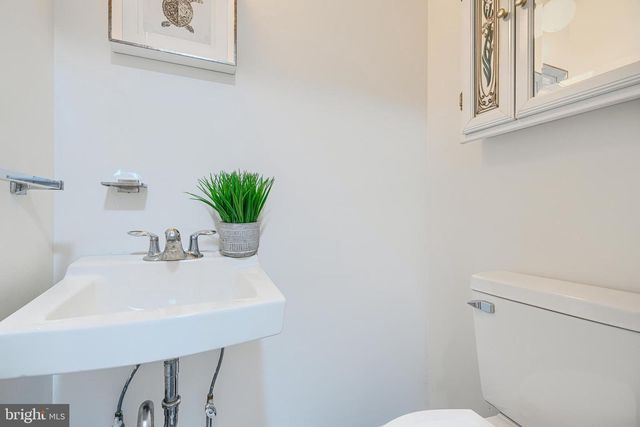 211 BOLTON PL, Baltimore, MD 21217