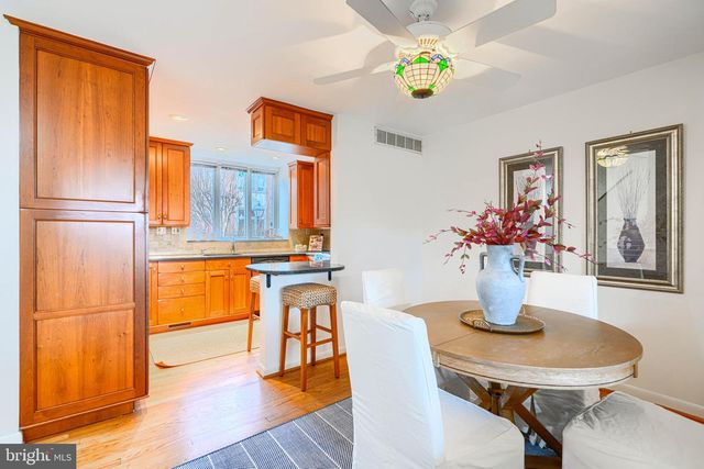 211 BOLTON PL, Baltimore, MD 21217