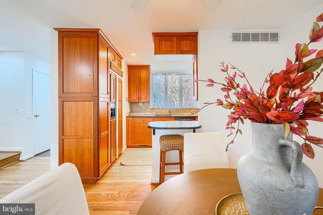 211 BOLTON PL, Baltimore, MD 21217