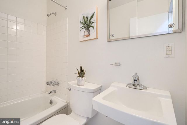 211 BOLTON PL, Baltimore, MD 21217