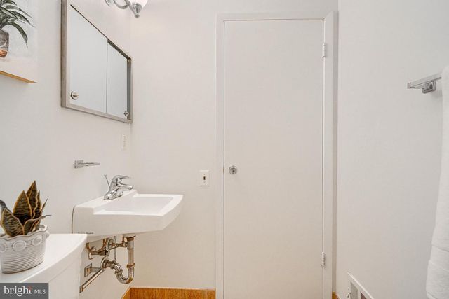 211 BOLTON PL, Baltimore, MD 21217