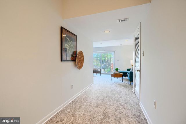 211 BOLTON PL, Baltimore, MD 21217