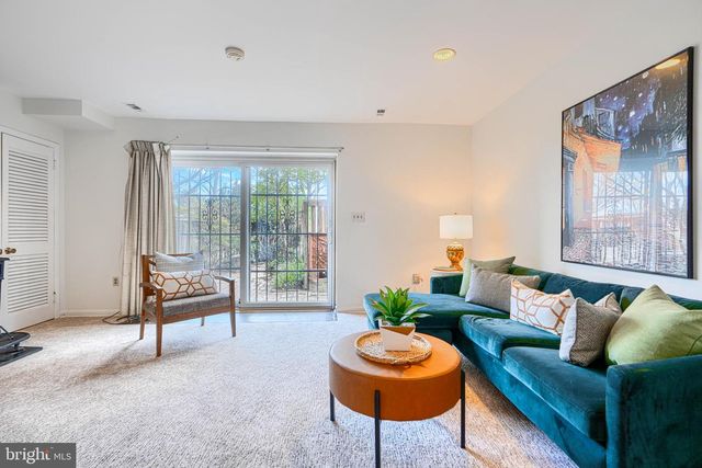 211 BOLTON PL, Baltimore, MD 21217