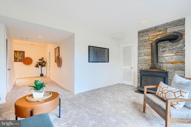 211 BOLTON PL, Baltimore, MD 21217