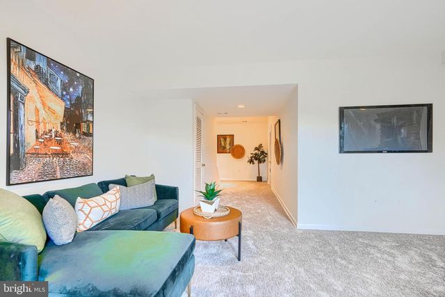 211 BOLTON PL, Baltimore, MD 21217