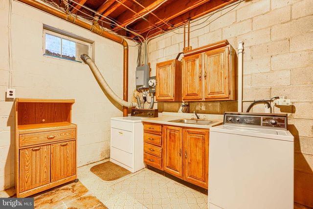 211 BOLTON PL, Baltimore, MD 21217