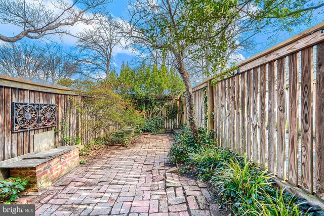 211 BOLTON PL, Baltimore, MD 21217