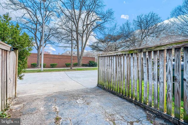 211 BOLTON PL, Baltimore, MD 21217