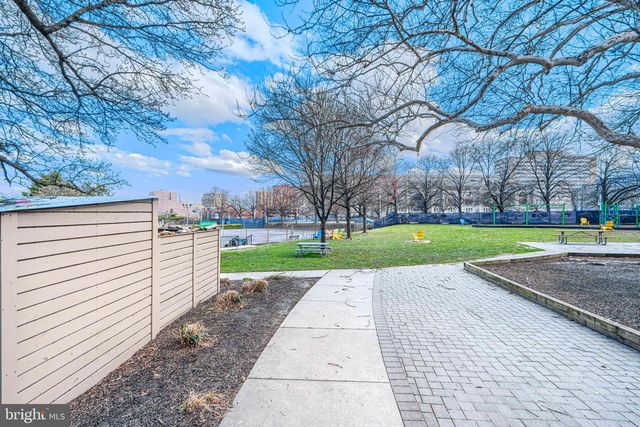 211 BOLTON PL, Baltimore, MD 21217