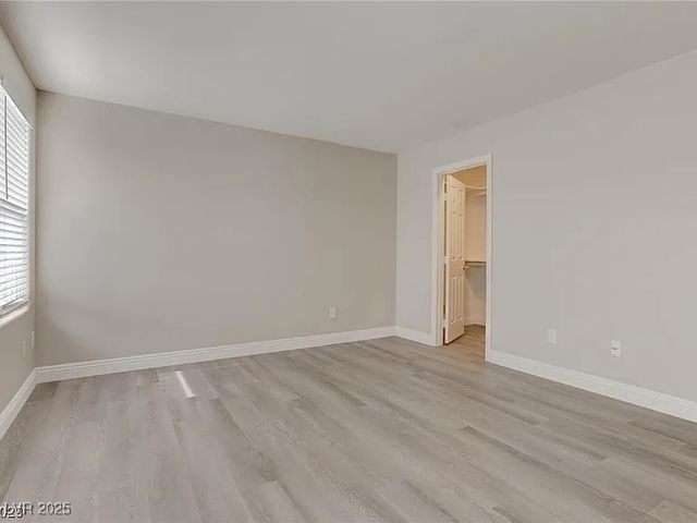 7021 Town Forest Avenue, Las Vegas, NV 89179