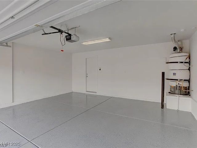 7021 Town Forest Avenue, Las Vegas, NV 89179