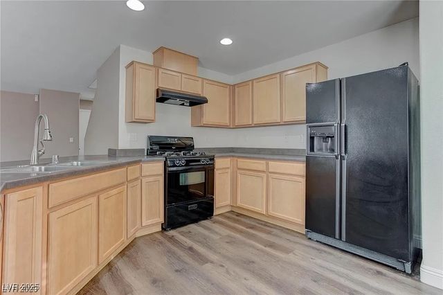 7021 Town Forest Avenue, Las Vegas, NV 89179