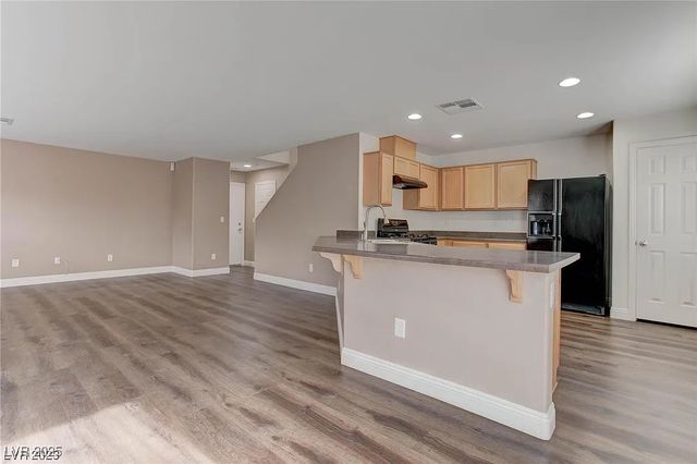 7021 Town Forest Avenue, Las Vegas, NV 89179