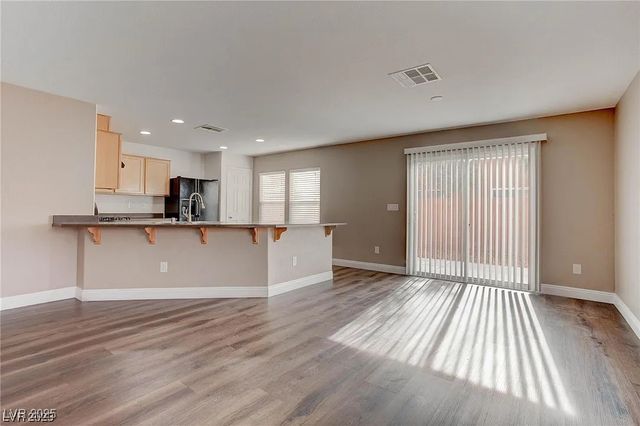 7021 Town Forest Avenue, Las Vegas, NV 89179