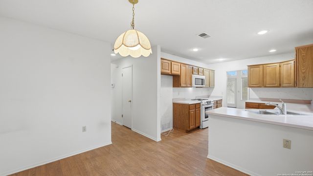 8603 Collingwood, Universal City, TX 78148